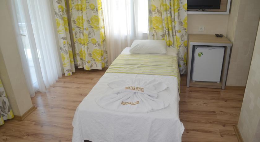 Mostar Hotel ไอวาลิค ภายนอก รูปภาพ
