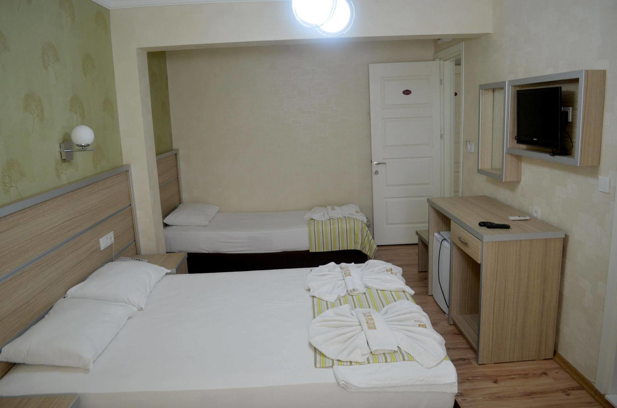 Mostar Hotel ไอวาลิค ภายนอก รูปภาพ