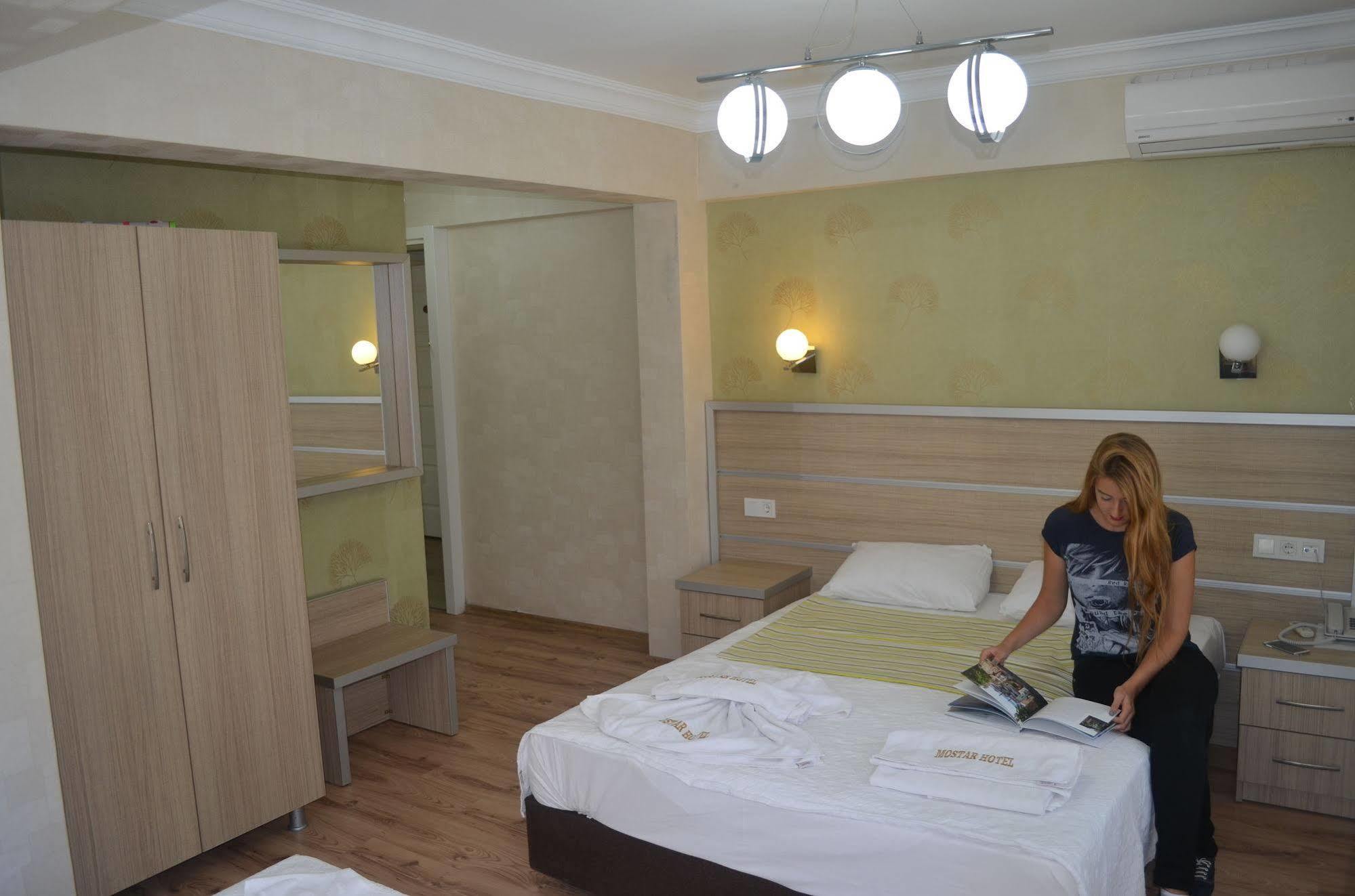 Mostar Hotel ไอวาลิค ภายนอก รูปภาพ